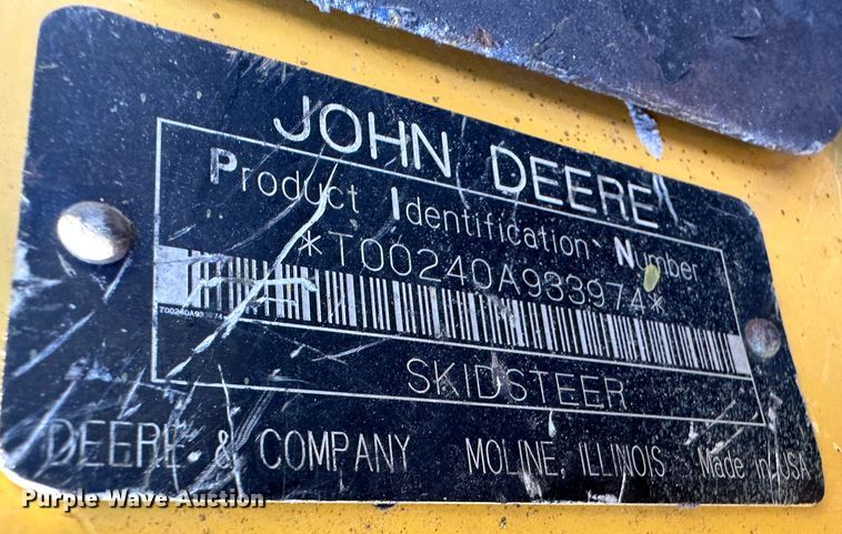 image for item LT9110 2004 John Deere 240 Series II  skid steer loader