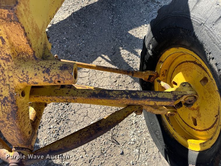 image for item LT9129 Caterpillar 112  motor grader