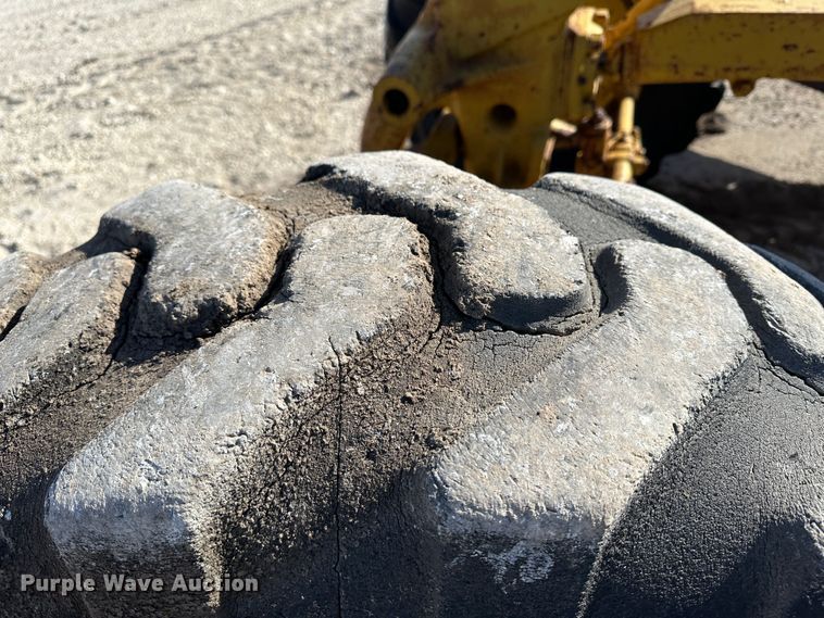 image for item LT9129 Caterpillar 112  motor grader