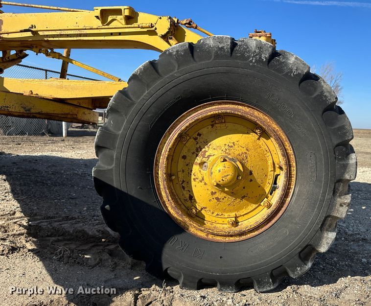 image for item LT9129 Caterpillar 112  motor grader