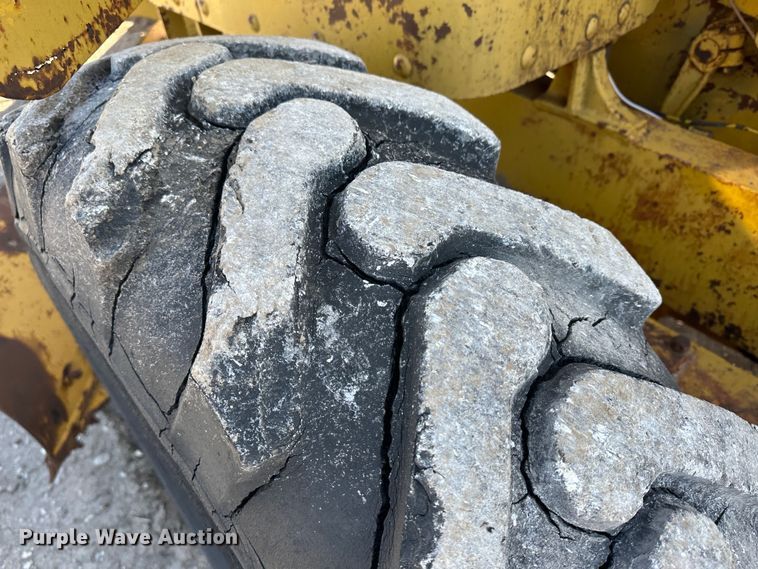 image for item LT9129 Caterpillar 112  motor grader