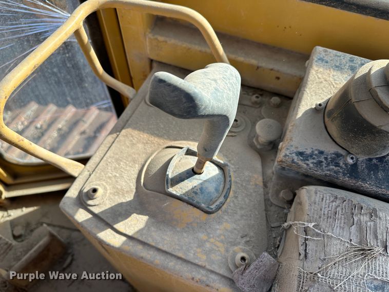 image for item LT9130 Caterpillar D4H Series II  dozer