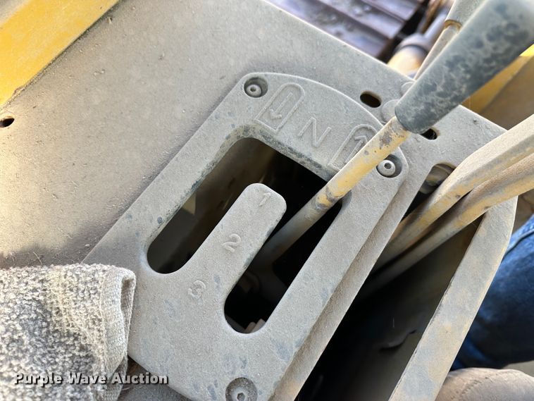 image for item LT9130 Caterpillar D4H Series II  dozer