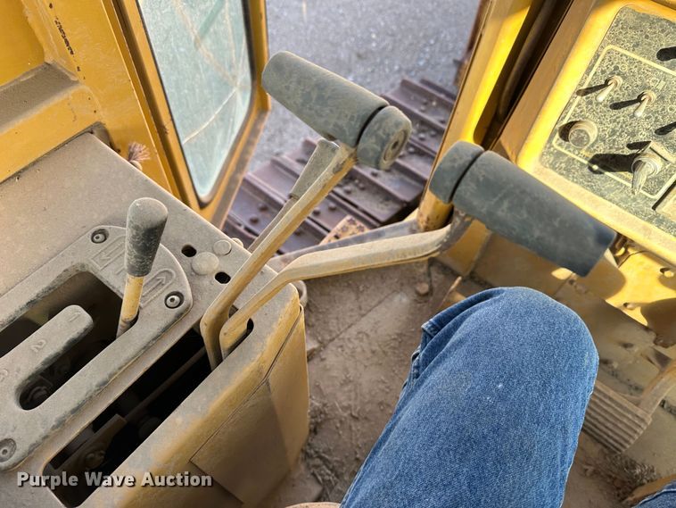 image for item LT9130 Caterpillar D4H Series II  dozer