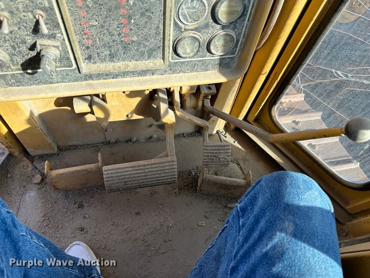 image for item LT9130 Caterpillar D4H Series II  dozer