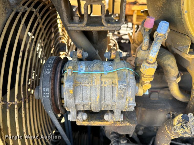 image for item LT9130 Caterpillar D4H Series II  dozer