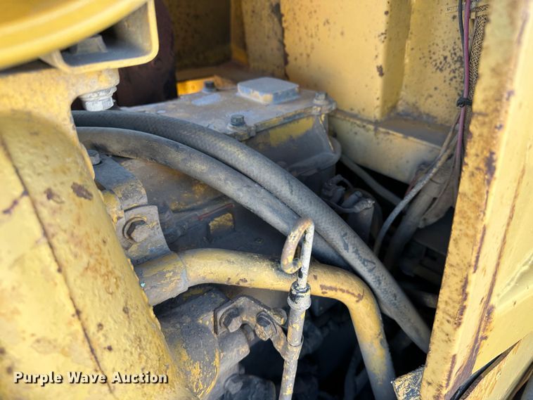 image for item LT9130 Caterpillar D4H Series II  dozer