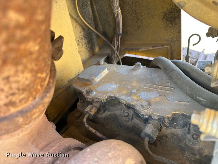 image for item LT9130 Caterpillar D4H Series II  dozer