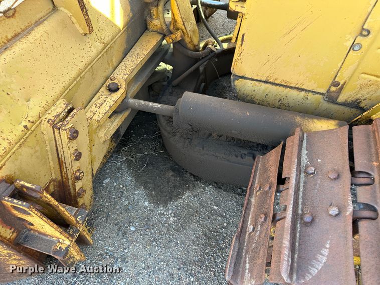 image for item LT9130 Caterpillar D4H Series II  dozer