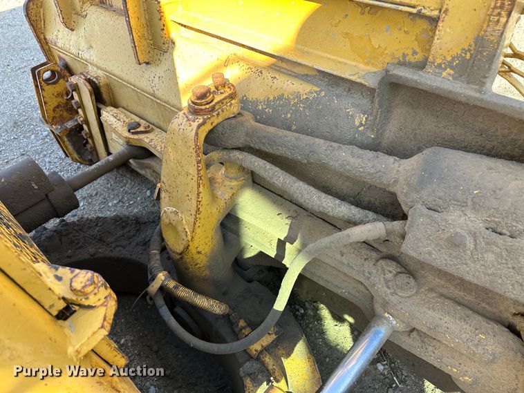 image for item LT9130 Caterpillar D4H Series II  dozer