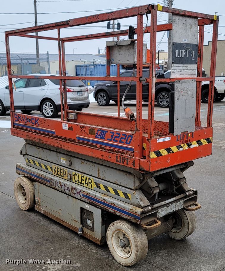 image for item LV9326 1999 Sky Jack SJIII 3220  scissor lift