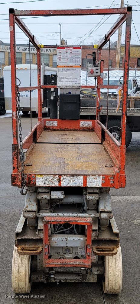 image for item LV9326 1999 Sky Jack SJIII 3220  scissor lift