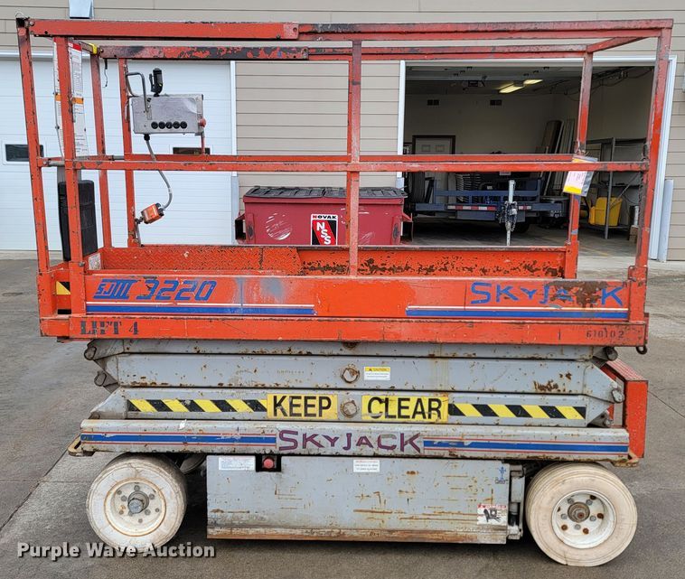 image for item LV9326 1999 Sky Jack SJIII 3220  scissor lift