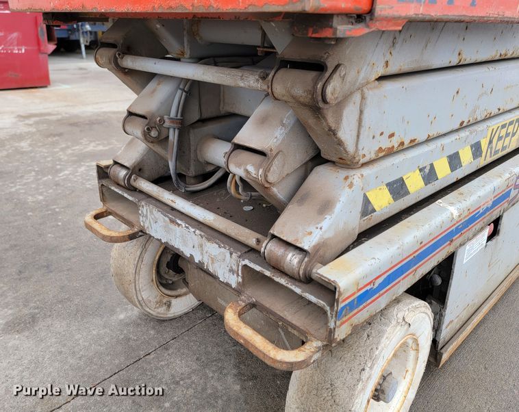 image for item LV9326 1999 Sky Jack SJIII 3220  scissor lift