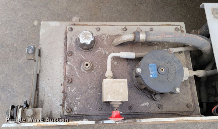 image for item LV9326 1999 Sky Jack SJIII 3220  scissor lift