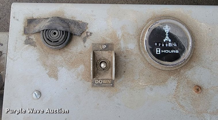 image for item LV9326 1999 Sky Jack SJIII 3220  scissor lift