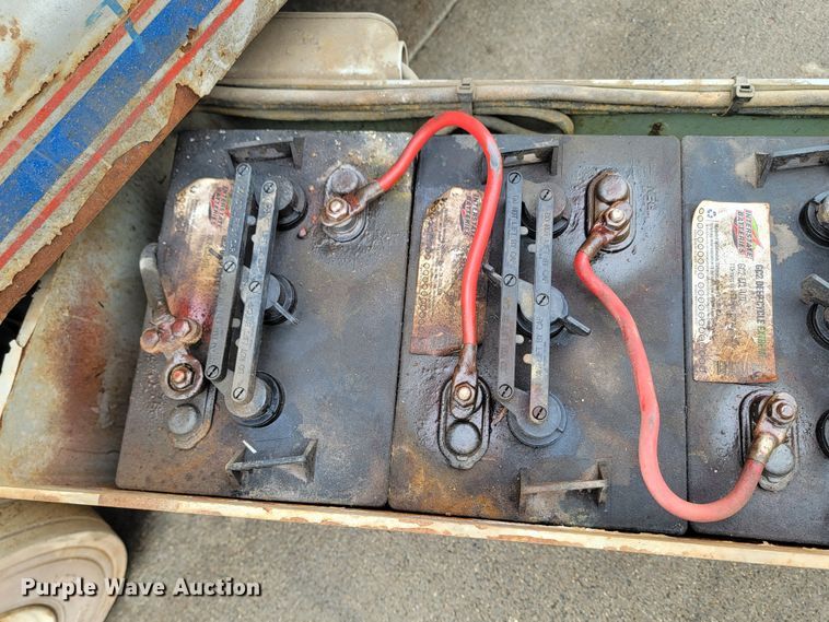 image for item LV9326 1999 Sky Jack SJIII 3220  scissor lift