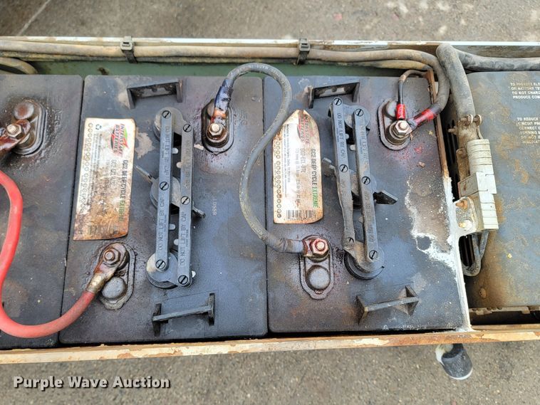 image for item LV9326 1999 Sky Jack SJIII 3220  scissor lift