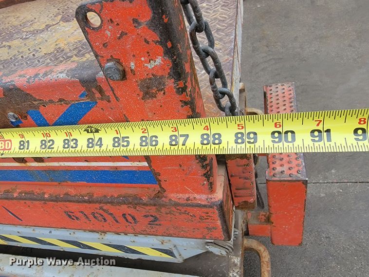 image for item LV9326 1999 Sky Jack SJIII 3220  scissor lift