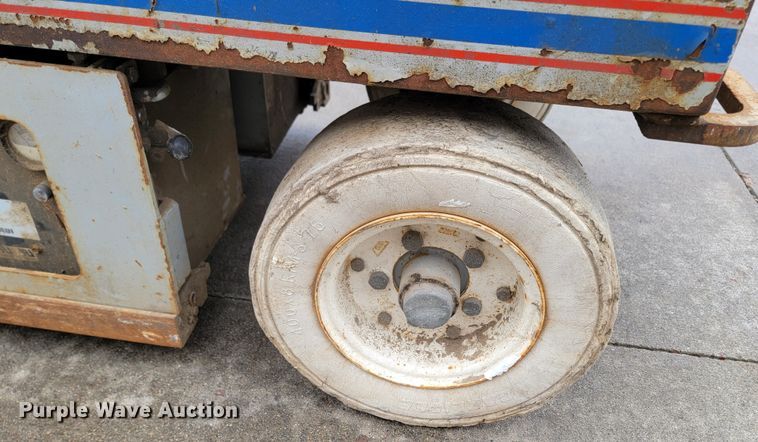 image for item LV9326 1999 Sky Jack SJIII 3220  scissor lift