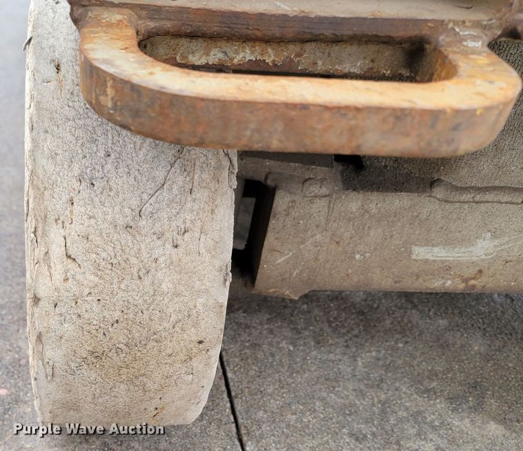 image for item LV9326 1999 Sky Jack SJIII 3220  scissor lift