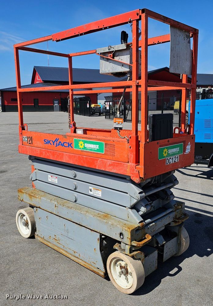 image for item MC9618 2006 Skyjack SJIII 3219  scissor lift