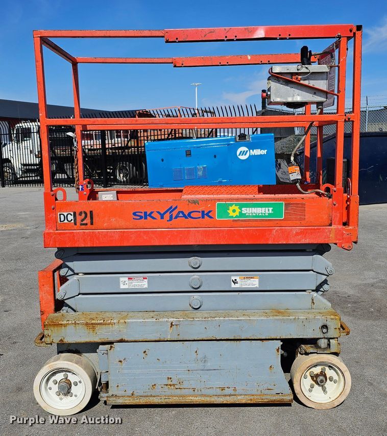 image for item MC9618 2006 Skyjack SJIII 3219  scissor lift