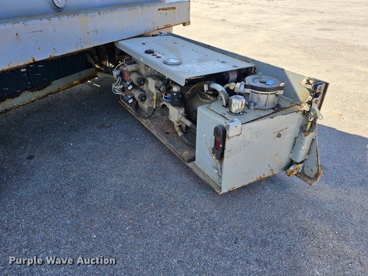 image for item MC9618 2006 Skyjack SJIII 3219  scissor lift