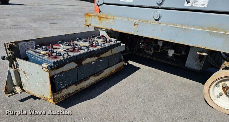 image for item MC9618 2006 Skyjack SJIII 3219  scissor lift