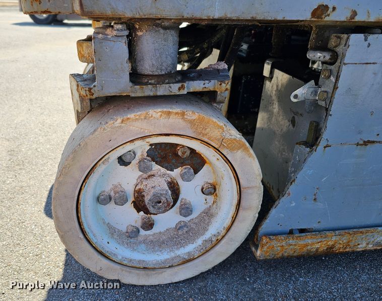 image for item MC9618 2006 Skyjack SJIII 3219  scissor lift