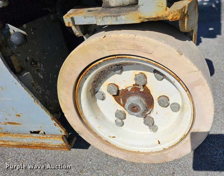 image for item MC9618 2006 Skyjack SJIII 3219  scissor lift