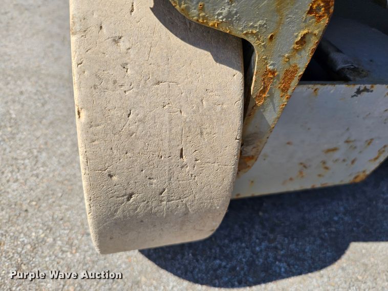 image for item MC9618 2006 Skyjack SJIII 3219  scissor lift