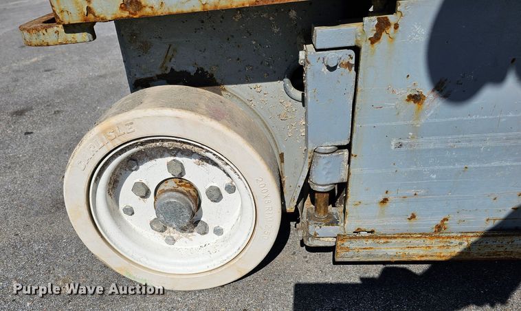 image for item MC9618 2006 Skyjack SJIII 3219  scissor lift