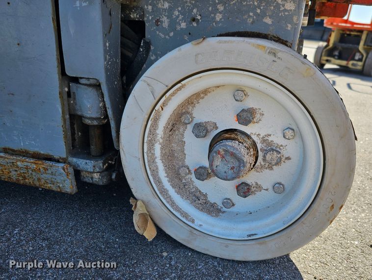 image for item MC9618 2006 Skyjack SJIII 3219  scissor lift