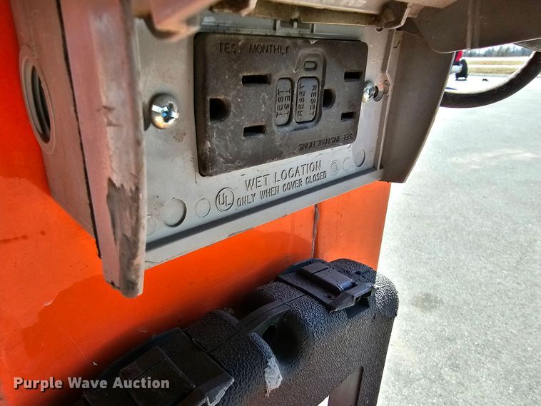 image for item MC9619 2014 JLG 1230ES  vertical lift