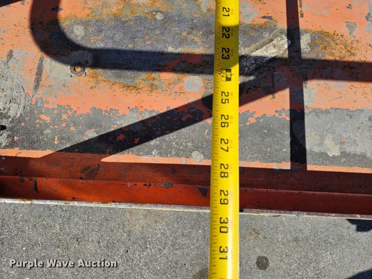 image for item MC9619 2014 JLG 1230ES  vertical lift