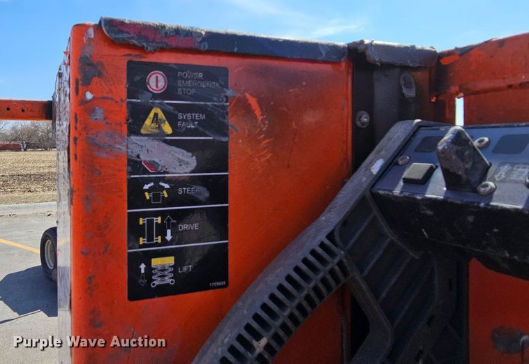 image for item MC9619 2014 JLG 1230ES  vertical lift