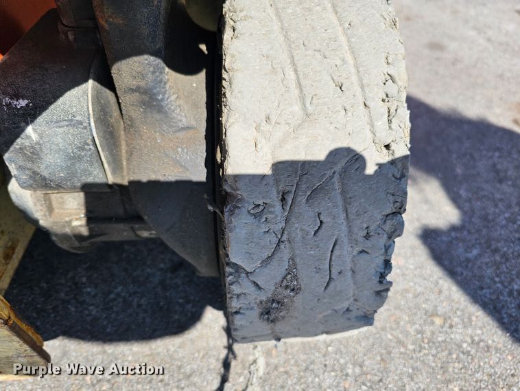 image for item MC9619 2014 JLG 1230ES  vertical lift