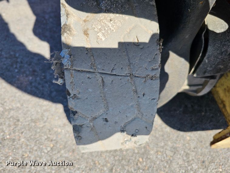 image for item MC9619 2014 JLG 1230ES  vertical lift