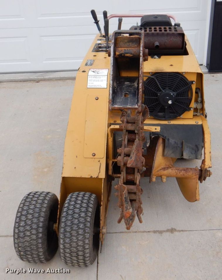 image for item MC9832 1995 Vermeer V-1850  trencher