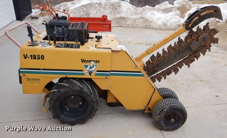 image for item MC9832 1995 Vermeer V-1850  trencher