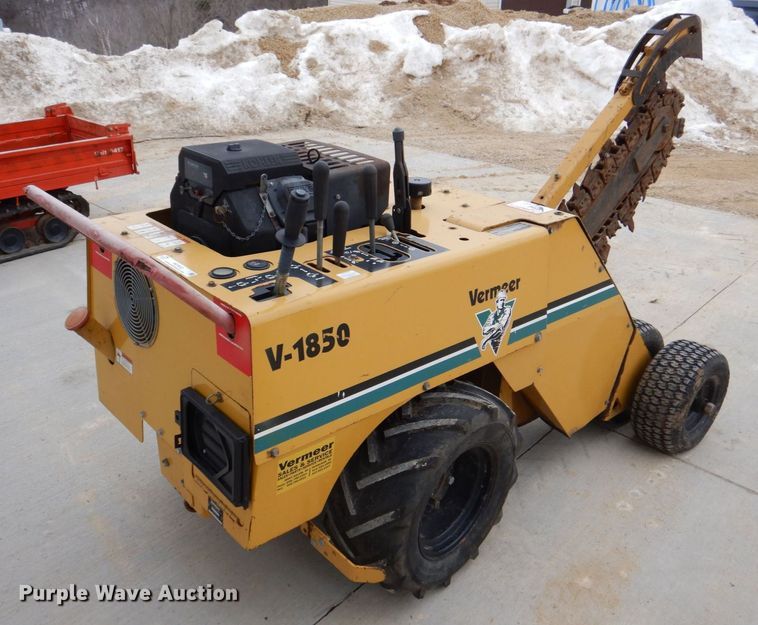 image for item MC9832 1995 Vermeer V-1850  trencher