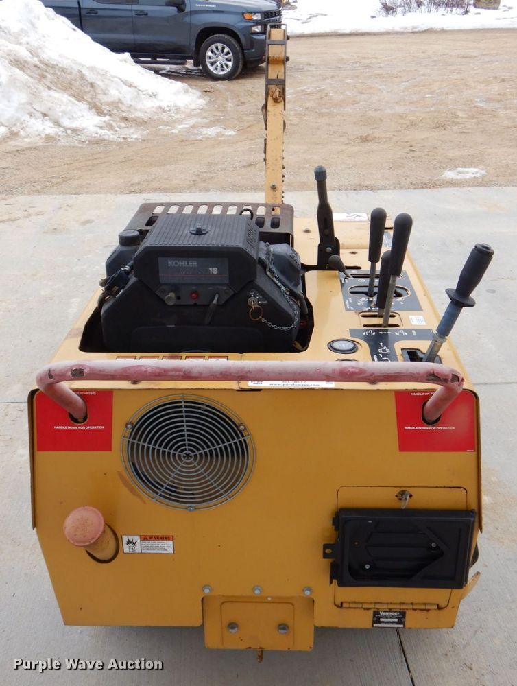 image for item MC9832 1995 Vermeer V-1850  trencher