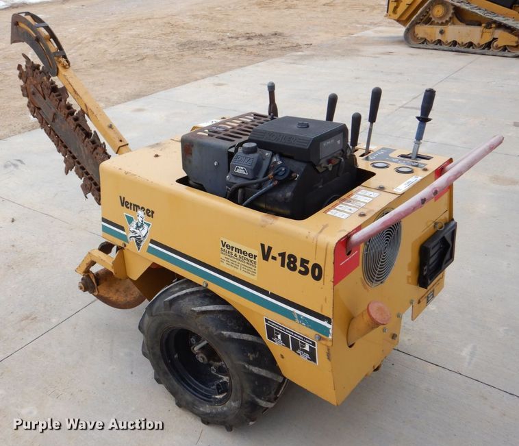 image for item MC9832 1995 Vermeer V-1850  trencher