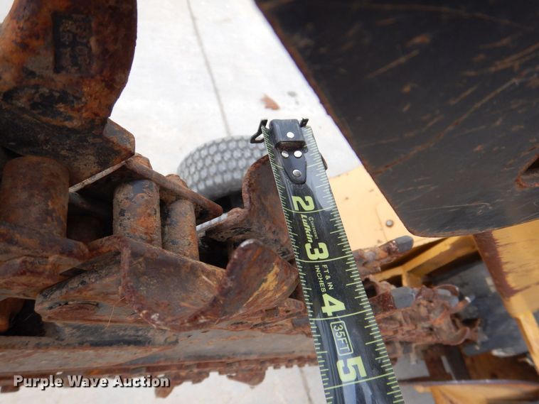 image for item MC9832 1995 Vermeer V-1850  trencher