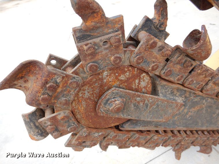 image for item MC9832 1995 Vermeer V-1850  trencher