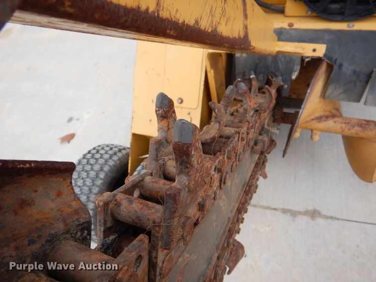 image for item MC9832 1995 Vermeer V-1850  trencher