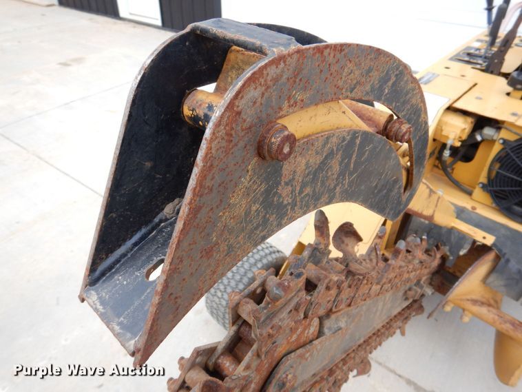 image for item MC9832 1995 Vermeer V-1850  trencher