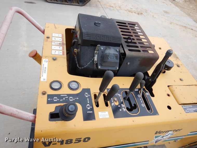 image for item MC9832 1995 Vermeer V-1850  trencher