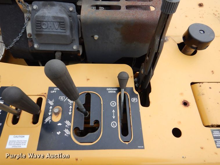 image for item MC9832 1995 Vermeer V-1850  trencher